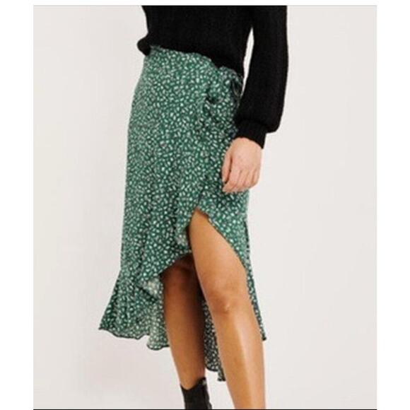 Abercrombie & Fitch Sz M Floral Green Ruffle Wrap Midi Skirt Modest Romantic - Picture 1 of 7